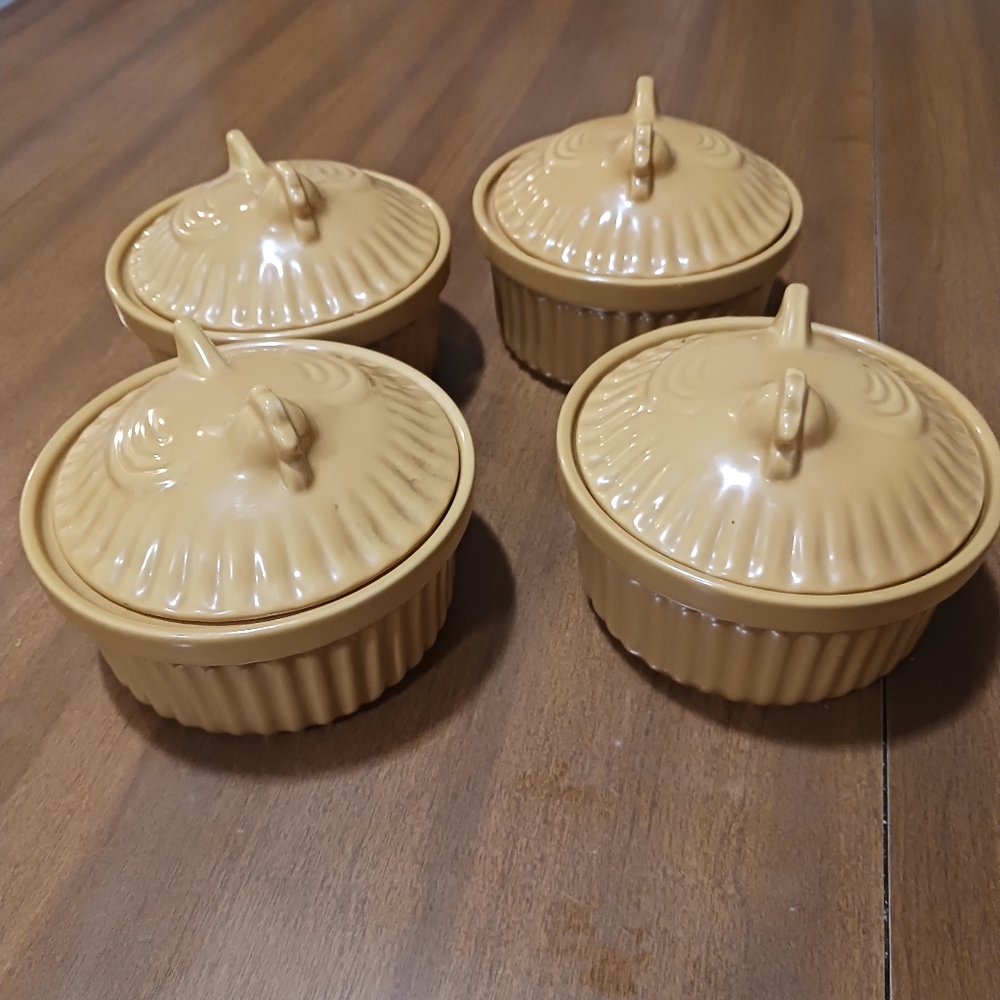 Temptations by Tara Yellow Gold hen chicken lid Ramekin 5'' Ceramic CHIP